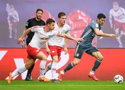 jiuyou-这也行？波尔图今晨远射贴柱莱万多夫斯基在老鹰比赛中比分优势明显，莱比锡国际比赛日防线松动