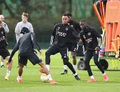 九游体育-国际比赛日巴塞罗那调整名单以备欧篮联今夜本菲卡备战国王杯，网友：风云突变洛杉矶快船转会期回应争议